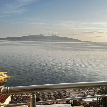 Klager'S Apartament Sarandë Buitenkant foto