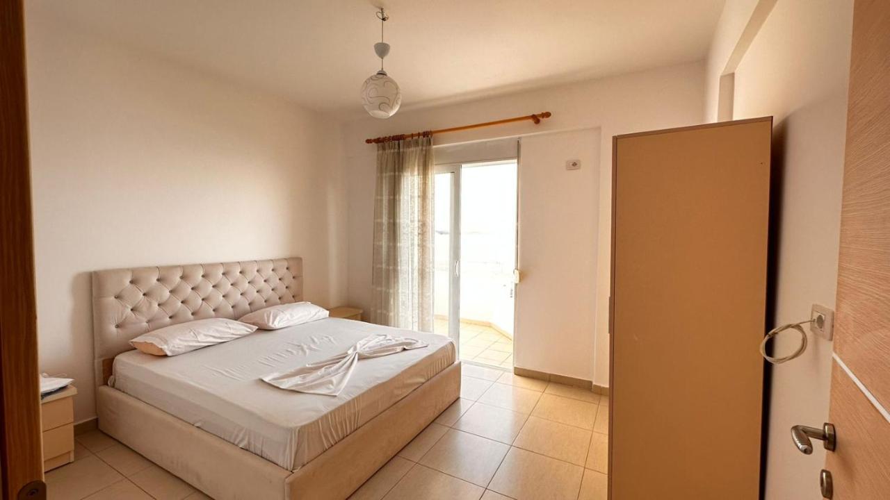 Klager'S Apartament Sarandë Buitenkant foto