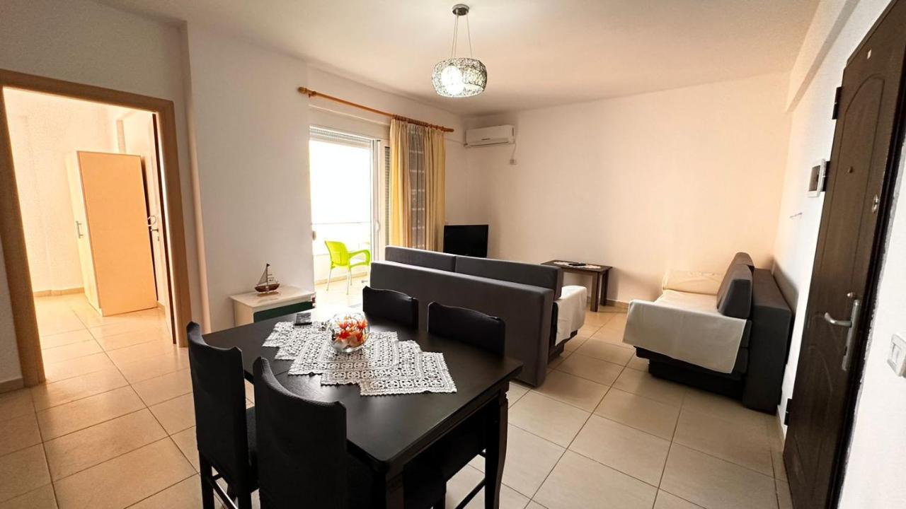 Klager'S Apartament Sarandë Buitenkant foto